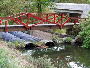 Temporaty pipes at failed Tinicum Aqueduct