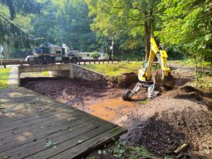 diggin out around the waste gate.