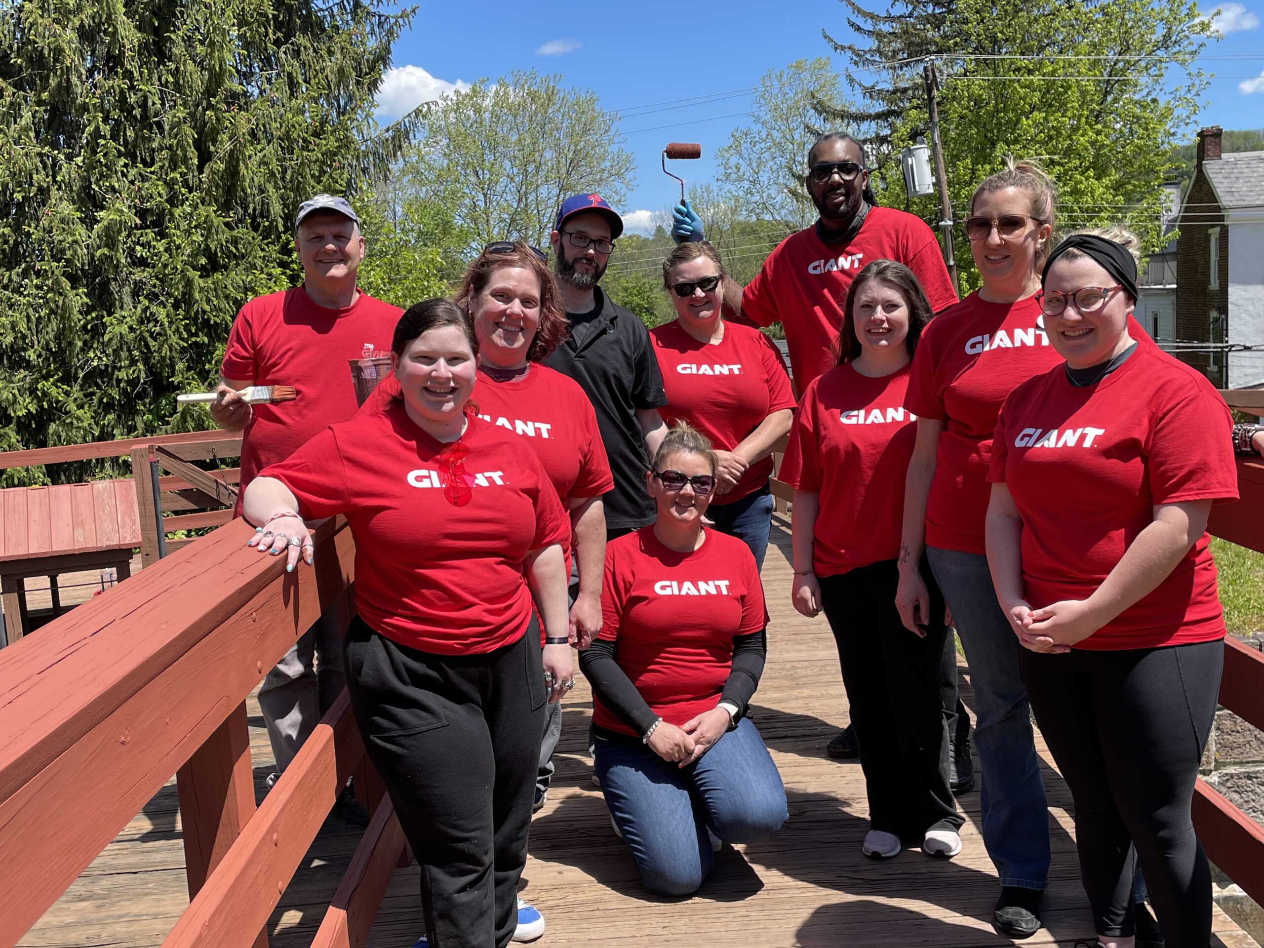 Volunteers from Giant Food Stores