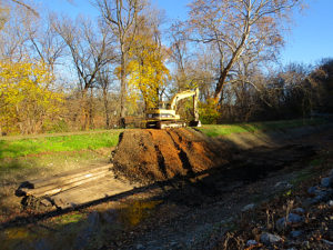 holeincanalbednearcanalsidecupbeing-repaired1118