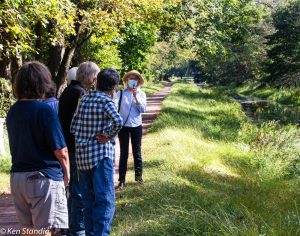 Walk along towpath in Tinicum