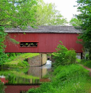 covered bridge in uhlerstown